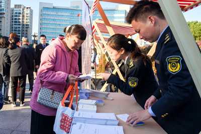 守護(hù)糧倉(cāng) 服務(wù)民生 中國(guó)文明網(wǎng)聯(lián)盟·泰州站與糧食市場(chǎng)管理服務(wù)的創(chuàng)新實(shí)踐